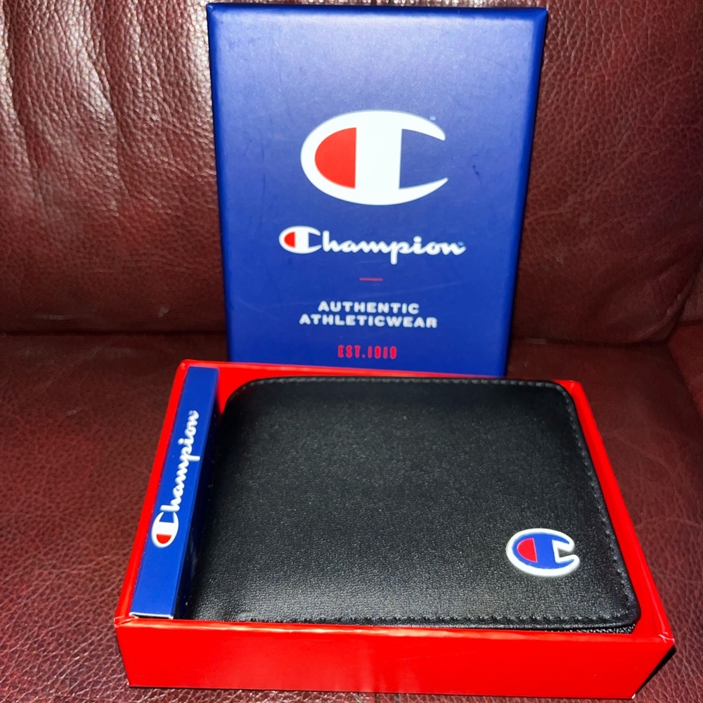 Champion Black Leather Bifold Wallet NIB NWT